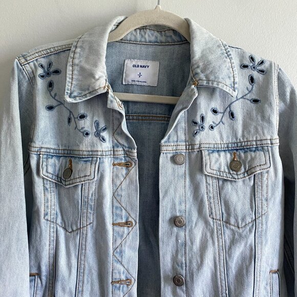 OLD Navy 100% Cotton Embroidered Light Wash Blue Floral Jean Jacket Size XS - Picture 2 of 13